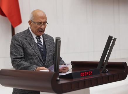 “BELEDİYE ŞİRKETLERİNDE ÇALIŞAN KADROSUZ İŞÇİLER, KADRO DÜZENLEMESİNDE KAPSAM DIŞI BIRAKILDI”