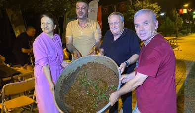 Adıyamanlı Hacı Sarıdoğan’dan gazetecilere çiğköfte şov