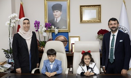 AKDENİZ’DE 23 NİSAN BAYRAMI DOLAYISIYLA DEVİR TESLİM TÖRENİ