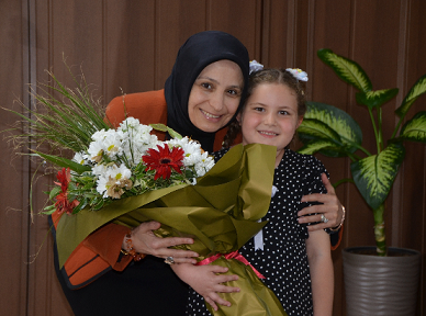 İL MİLLÎ EĞİTİM MÜDÜRÜ FAZİLET DURMUŞ 23 NİSAN DOLAYISIYLA KOLTUĞUNU CEREN İDİL AYDIN’A DEVRETTİ