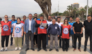 Mersin’de Eğitim çalışanları şiddette hayır eylemi düzenledi