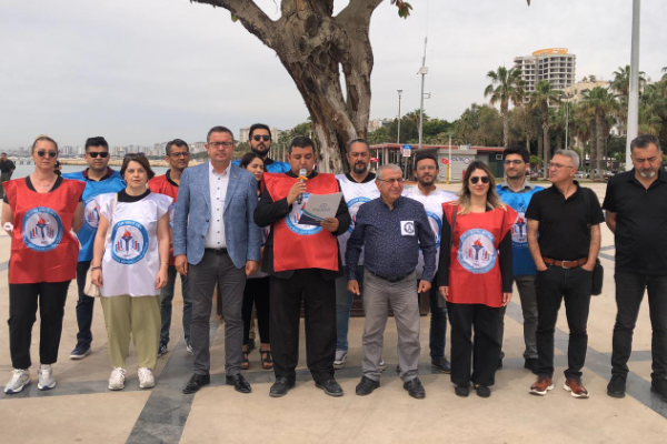 Mersin’de Eğitim çalışanları şiddette hayır eylemi düzenledi