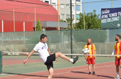 Yenişehir Belediyesi 19 Mayıs Ayak Tenisi Turnuvası başladı