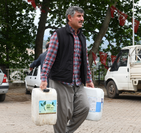 Yenişehir Belediyesi ürettiği organik solucan gübresini çiftçilere ulaştırıyor