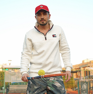 MASTER TATLICI TENİS KORTUNDA: ‘ÖNCE OYUNUN KURALINI, SONRA HERKESTEN İYİ OYNAMAYI ÖĞRENİN’