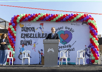 BAŞKAN SEÇER, ‘3 ARALIK DÜNYA ENGELLİLER GÜNÜ’NDE ÖZEL GEREKSİNİMLİ BİREYLERLE BULUŞTU