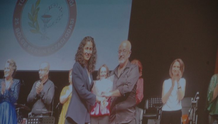 Ecz. Aliye Akgül Aydın ve yönetimi üyelerden güven tazeledi.