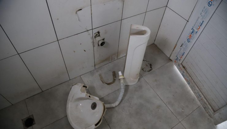 VATANDAŞLARIN SIKÇA KULLANDIĞI PARKA AĞIR TAHRİBAT