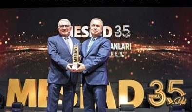 Mersin Ticaret Borsası Başkanı Ö. Abdullah Özdemir;e Onur Ödülü