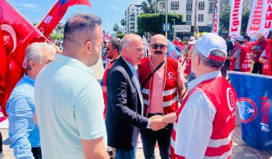 ÖZDENİZ: “EMEĞİN VE ALIN TERİNİN HER ZAMAN YANINDAYIZ”