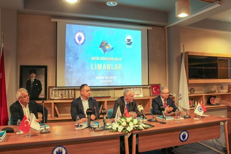 “Antik Dünyanın Kalbi: Limanlar; Okurla Buluştu