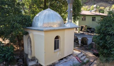 DÜNYANIN EN KÜÇÜK CAMİSİ ANAMUR’DA ZİYARETÇİLERİNİ AĞIRLIYOR
