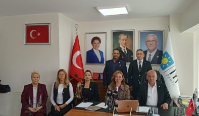 İYİ PARTİ’DEN MERSİN’DE TEŞKİLAT EĞİTİMİ: “TÜRKİYE SAHİPSİZ DEĞİLDİR!”